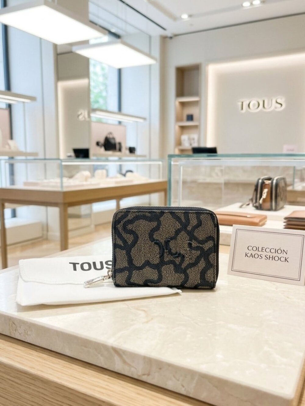 NEW Authentic TOUS Wallet – With Tags & Dust Bag – Iconic Kaos Design